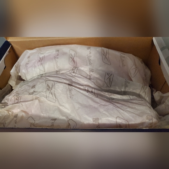 New old stock 2008AuthenticReebok mlb clubhouse shimmer pink Womens 7.5 UK - Picture 9 of 11